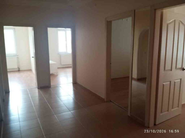 CADDE ÜZERİ GENİŞ 3.5+1 KİRALIK
