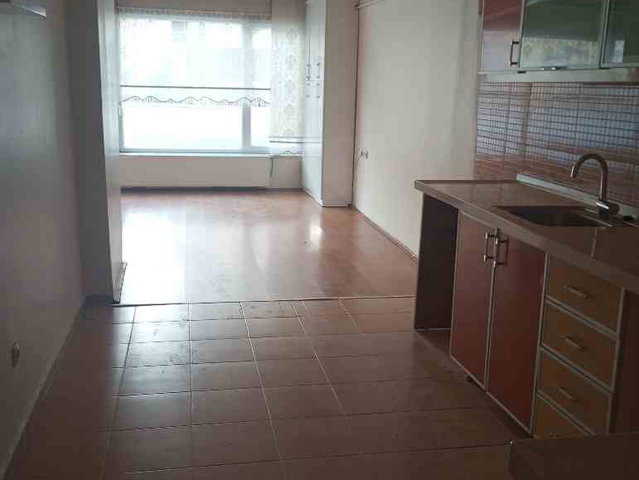 CADDE ÜZERİ GENİŞ 3.5+1 KİRALIK
