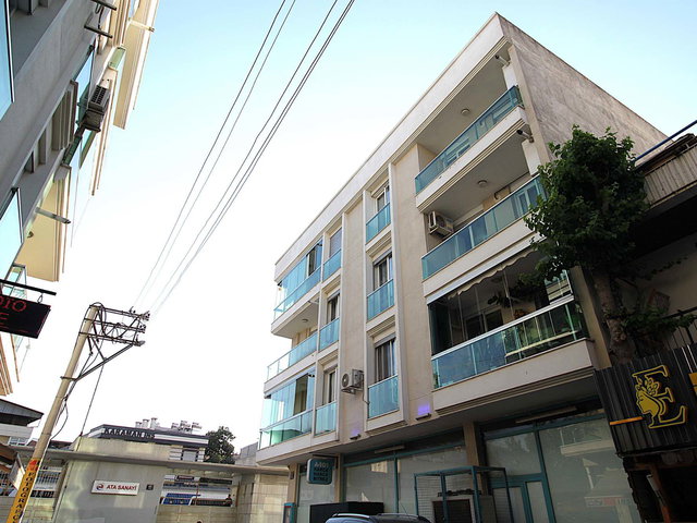 ÇIĞLI EĞT. ARŞ. HASTANESI VE İZBAN YAKININDA EŞYALI KIRALIK 2+1 DAIRE