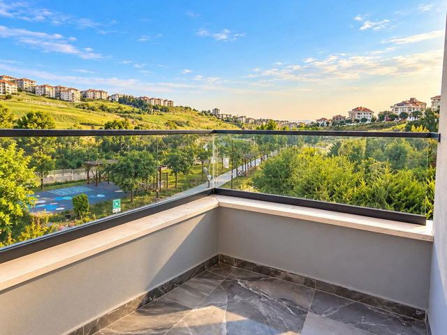 KAVAKLI YAŞAM VADİSİNİN KIYISINDA YENİ BİNADA SATILIK SIFIR 2+1 DAİRE