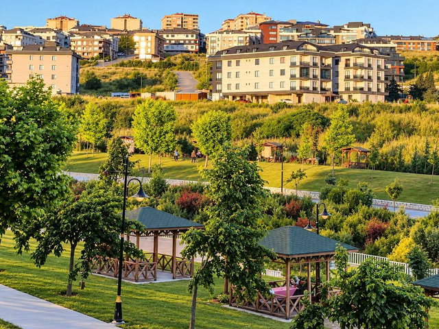 KAVAKLI YAŞAM VADİSİNİN KIYISINDA YENİ BİNADA SATILIK SIFIR 2+1 DAİRE