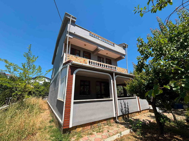 RE/MAX KIYI'DAN 320 M2 İÇİNDE AQUAPARK ARKASINDA MÜSTAKİL VİLLA