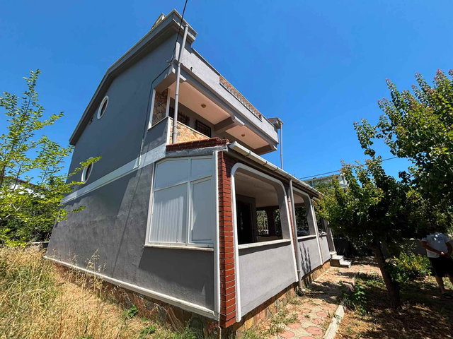 RE/MAX KIYI'DAN 320 M2 İÇİNDE AQUAPARK ARKASINDA MÜSTAKİL VİLLA