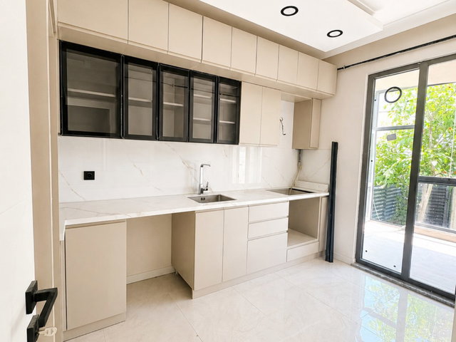 -HER KATTA -YAZLIKTA 80 M2 BAHÇE KULLANIMLI SATILIK 2+1 DAİRE