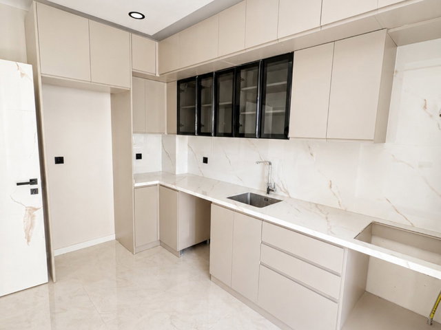 -HER KATTA -YAZLIKTA 80 M2 BAHÇE KULLANIMLI SATILIK 2+1 DAİRE