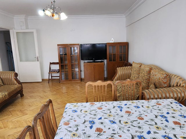 REMAX ŞEHİR'DEN ÇINARCIK İSKELE MEYDANINDA KİRALIK EŞYALI DAİRE