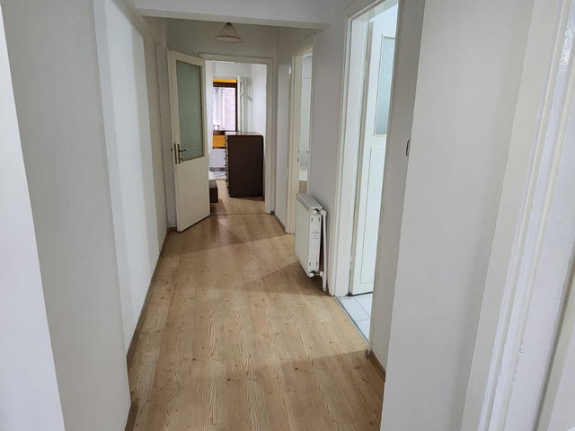 REMAX ŞEHİR'DEN ÇINARCIK İSKELE MEYDANINDA KİRALIK EŞYALI DAİRE