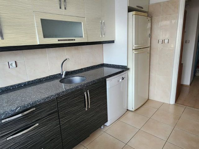 REMAX ŞEHİR'DEN ÇINARCIK İSKELE MEYDANINDA KİRALIK EŞYALI DAİRE