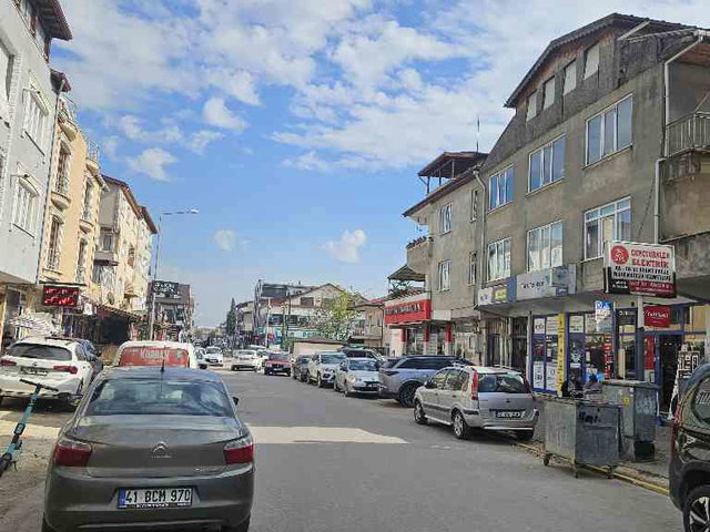 KARTEPE ISTASYON MAH KIRALIK 2+1 DAIRE