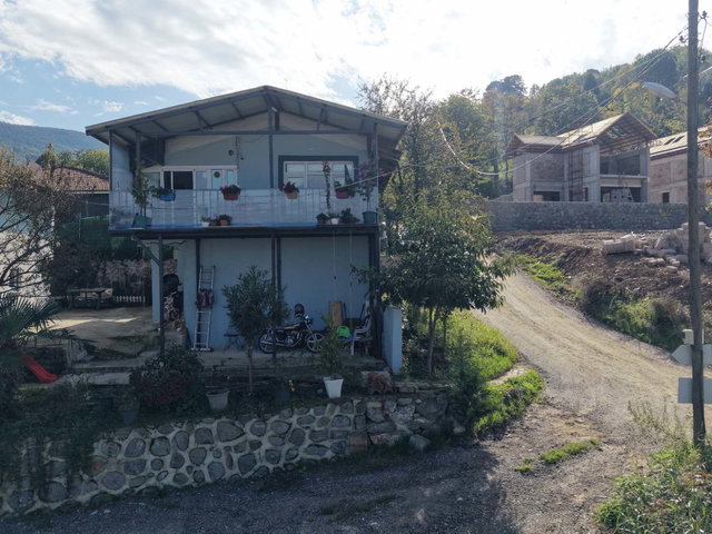 SAPANCA’DA 261 M2 İÇİNDE GÖL MANZARALI MÜSTAKİL YAPI