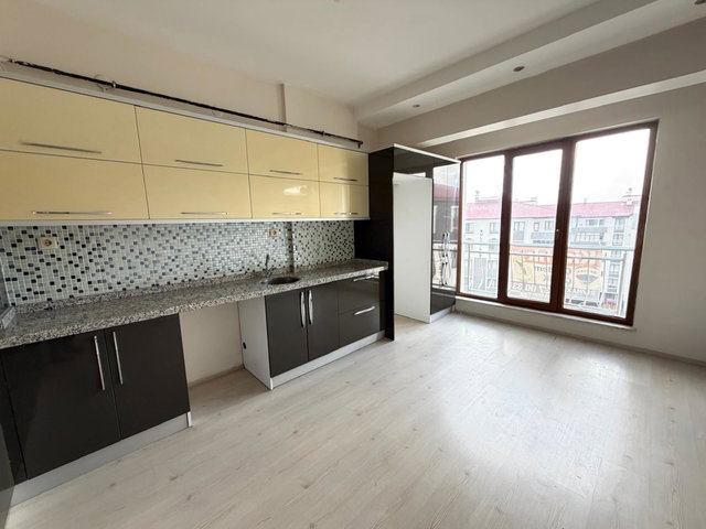REMAX İLKE'DEN ŞEHİR HAST. KARŞISINDA 3+1 KİRALIK LÜKS DAİRE