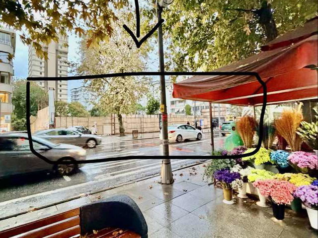 CADDEBOSTAN BAĞDAT CADDESİ’NİN TAM ÜZERİNDE , CADDENİN DENİZ TARAFINDA , BOYNER KARŞISINDA DENİZ VE