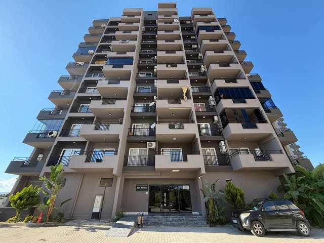 REMAX RINA'DAN ÇEŞMELİ’DE DENİZE YAKIN, HAVUZLU, FULL EŞYALI 2+1 DAIRE