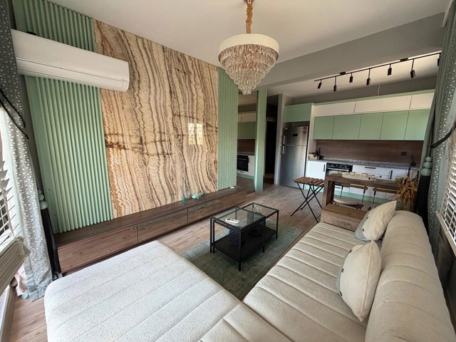 REMAX RINA'DAN ÇEŞMELİ’DE DENİZE YAKIN, HAVUZLU, FULL EŞYALI 2+1 DAIRE