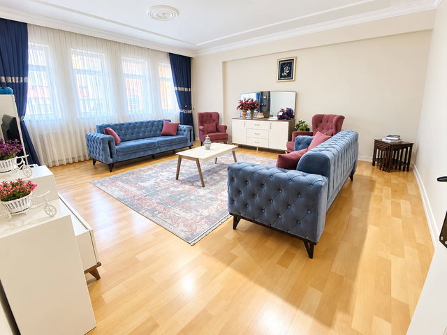 REMAX İLKE'DEN ŞÜKRÜPAŞA BEŞ EVLER'DE 3+1 KİRALIK DAİRE