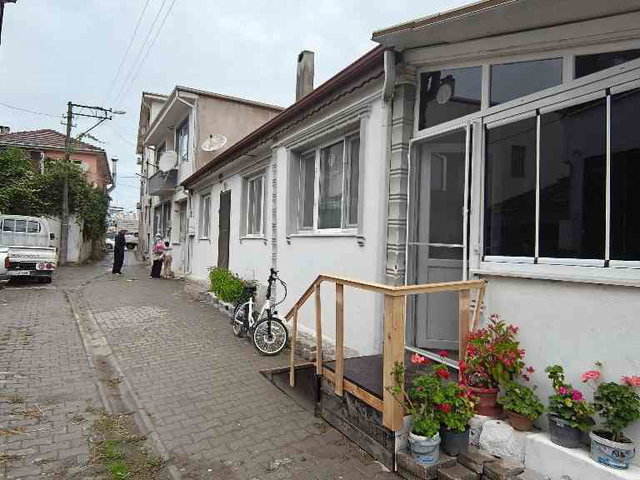 SAKARYA ARİFİYE’DE 3+1 MÜSTAKİL EV | 100 M² NET | DOĞALGAZ KOMBİLİ | BALKONLU