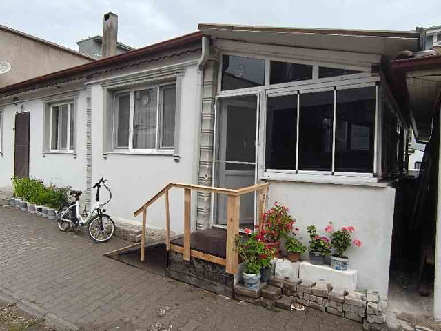 SAKARYA ARİFİYE’DE 3+1 MÜSTAKİL EV | 100 M² NET | DOĞALGAZ KOMBİLİ | BALKONLU