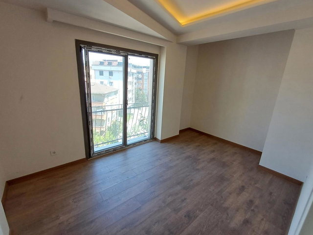 KARTAL ESENTEPE'DE METRO'YA YAKIN BALKONLU GENİŞ FERAH 2+1 DAİRE