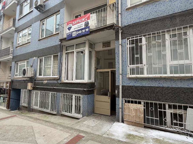 REMAX BEYAZ ORTAPAZAR CADDESİ ÜZERİNDE SATILIK KAT MÜLKİYETLİ 2+1 DAİRE