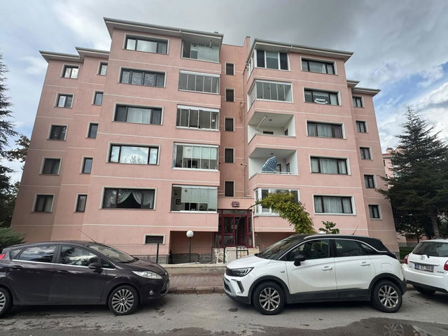 ÇAYYOLU MERKEZDE SATILIK 3+1  YÜKSEK GİRİŞ DAİRE