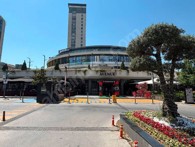 METROBÜS DURAĞIN HEMEN YANINDA FİRST AVENUE SATILIK 1+1 DAİRE KİRACILI