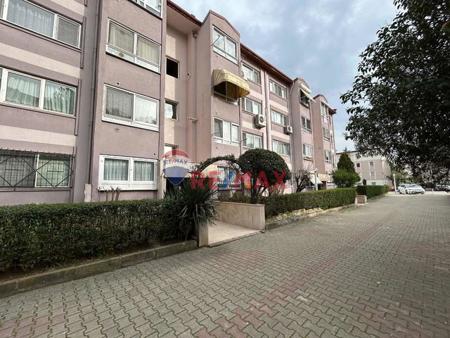 YAHYAKAPTAN'DA TRAMWAY DURAĞINA YAKIN KİRALIK 3+1 İÇİ YENİLENMİŞ DAİRE