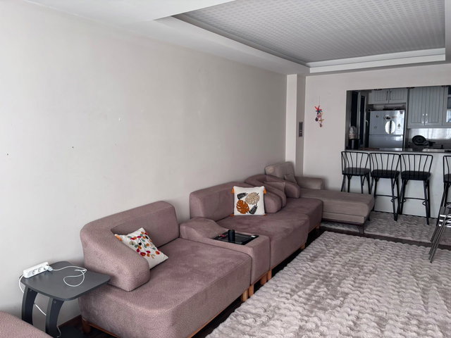 İZMIR MENEMEN ÇARŞI IÇINDE IÇI YENI TADILAT YAPILMIŞ 2+1 SATILIK DAIRE