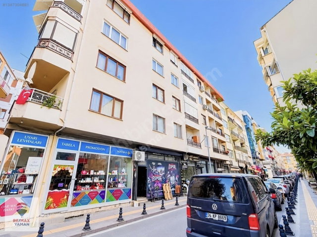 PENDİK BATI ÇARŞININ TAM MERKEZİNDE SAHİLE YÜREME SATILIK 3+1