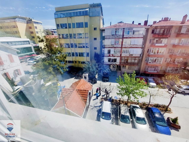 PENDİK BATI ÇARŞININ TAM MERKEZİNDE SAHİLE YÜREME SATILIK 3+1