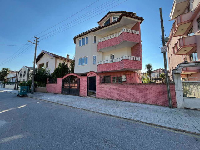 REMAX MAVİDEN 55M2 KAPALI GARAJ GENİŞ BAHÇE 7+1 MÜSTAKİL VİLLA