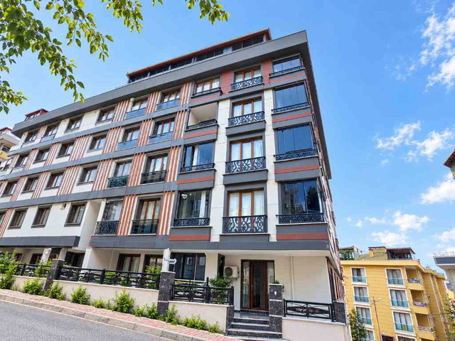 ÇEKMEKÖY MERKEZ MAHALLESİ’NDE 5+2, AYRI GİRİŞLİ, 200 M² ÇATI DUBLEKSİ