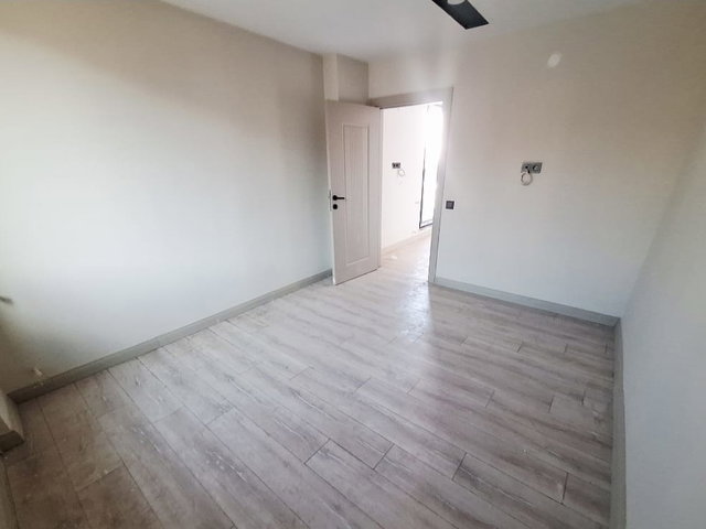 ŞEHİR MERKEZİNDE 1+1 YENİ BİNA
