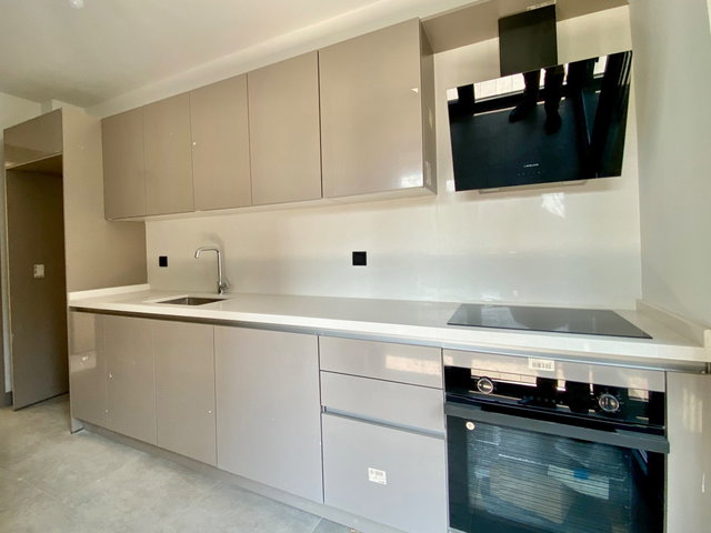 ACIBADEM KONAKLARI’NDA KİRALIK, BALKONLU, BÜYÜK TİP FERAH 2+1 DAİRE
