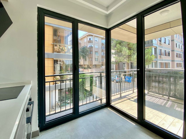 ACIBADEM KONAKLARI’NDA KİRALIK, BALKONLU, BÜYÜK TİP FERAH 2+1 DAİRE