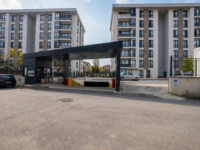 AŞAĞI DUDULLU MAH. GÖKBAHÇE EVLERİ METRONUN YANI FIRSAT  2+1