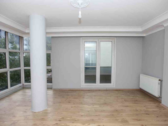 SANCAKTEPE SAMANDIRA’DA SİTE İÇİNDE GÜVENLİKLİ, METROYA YAKIN SATILIK 3+1 DAİRE