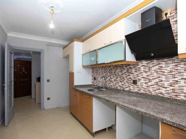 SANCAKTEPE SAMANDIRA’DA SİTE İÇİNDE GÜVENLİKLİ, METROYA YAKIN SATILIK 3+1 DAİRE