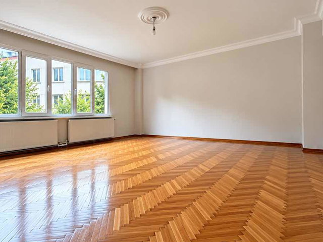 ÇENGELKÖYÜN KALBİNDE YEŞİLLİKLER İÇİNDE BALKONLU 2 ODA 1 SALON
