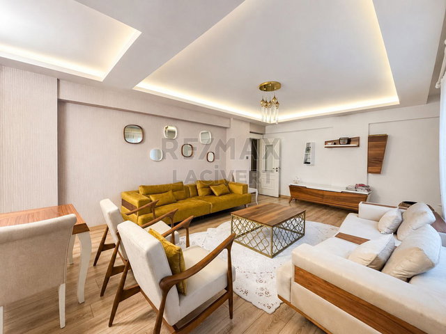 RE/MAX LACİVERT'TEN KOMBİNA YAPRAK RESİDANCE'DE SATILIK 4+1 LÜKS DAİRE