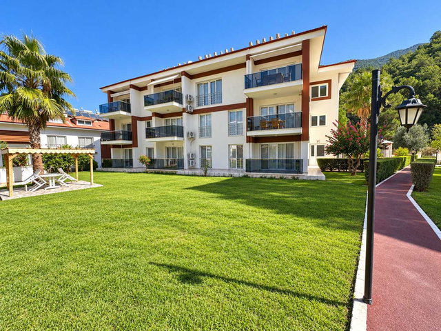 FETHIYE TAŞYAKA'DA, LİKYAPARK SİTESİNDE, HAVUZ VE DOĞA MANZARALI, EŞYALI SATILIK 1+1 DAİRE