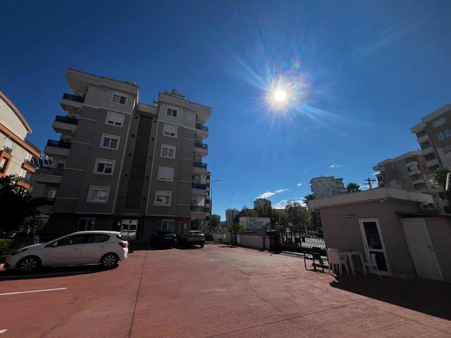 ANTALYA YALI CADDESI'NDE SATILIK,ARAKAT,HAVUZLU,ACIK OTOPARKLI SITE ICERISINDE GENIŞ 3+1 DAIRE