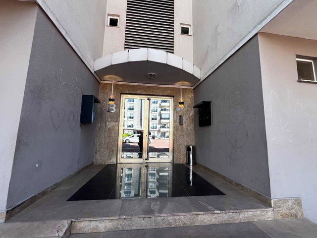 ANTALYA YALI CADDESI'NDE SATILIK,ARAKAT,HAVUZLU,ACIK OTOPARKLI SITE ICERISINDE GENIŞ 3+1 DAIRE
