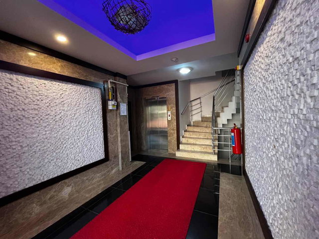 ANTALYA YALI CADDESI'NDE SATILIK,ARAKAT,HAVUZLU,ACIK OTOPARKLI SITE ICERISINDE GENIŞ 3+1 DAIRE