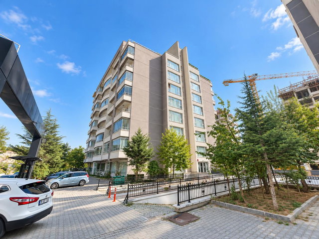 ERYAMAN AKASYA SİTESİ'NDE GENİŞ BALKONLU KİRALIK 1+1 DAİRE