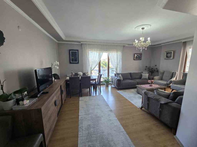 ACİL SATILIK! CENTER KARŞISI OPTİMED ARKASI CADDE CEPHE 120 M² 3+1 DAİRE