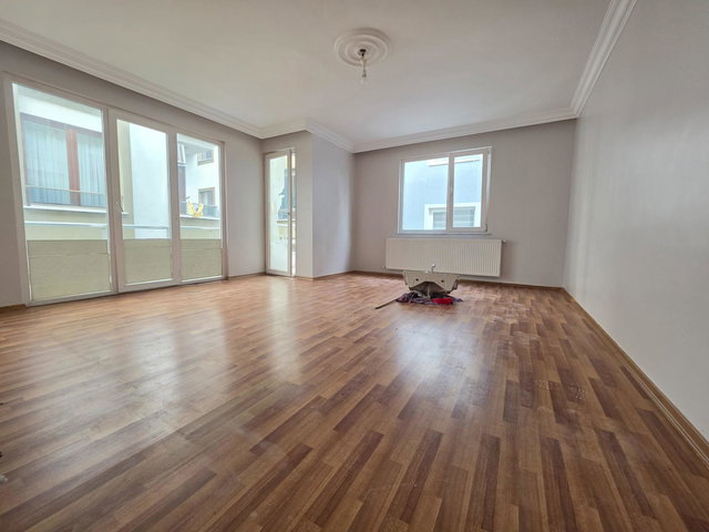 ÜMRANIYE ÇAKMAK MAH. ITFAIYE YAKINI ARA KAT 2+1 90M2