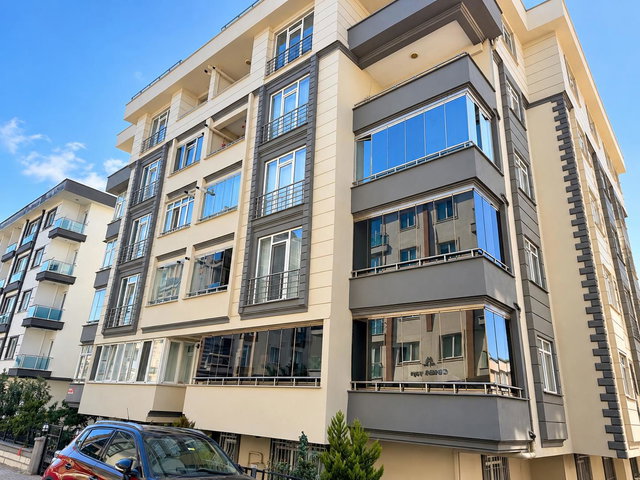 RE/MAX GELİŞİM'DEN ADNAN KAHVECİ MAHALLESİ TEMİZ YAPILI 3+1