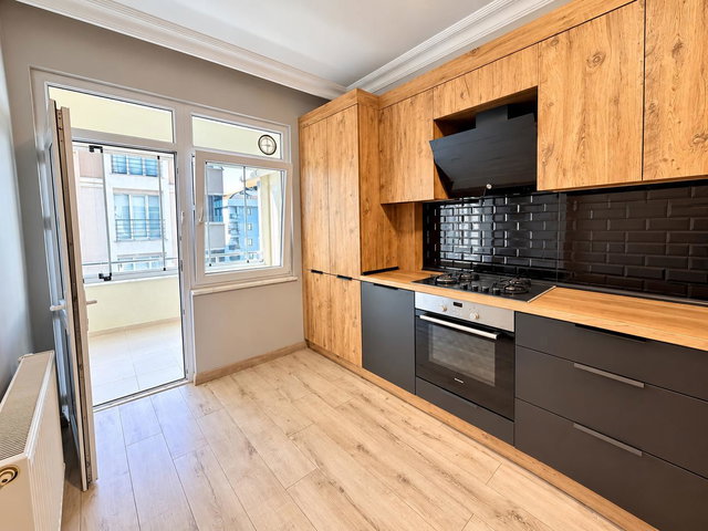 RE/MAX GELİŞİM'DEN ADNAN KAHVECİ MAHALLESİ TEMİZ YAPILI 3+1
