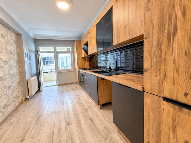 RE/MAX GELİŞİM'DEN ADNAN KAHVECİ MAHALLESİ TEMİZ YAPILI 3+1