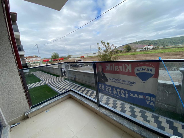 DAĞDİBİ’NDE SİTE İÇERİSİNDE SIFIR YAPIM, YERDEN ISITMALI KİRALIK 3+1 DAİRE